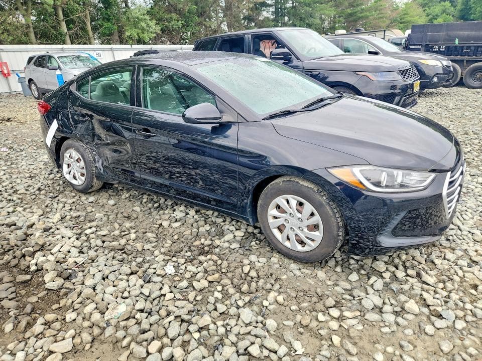 2017 HYUNDAI ELANTRA SE SE 4