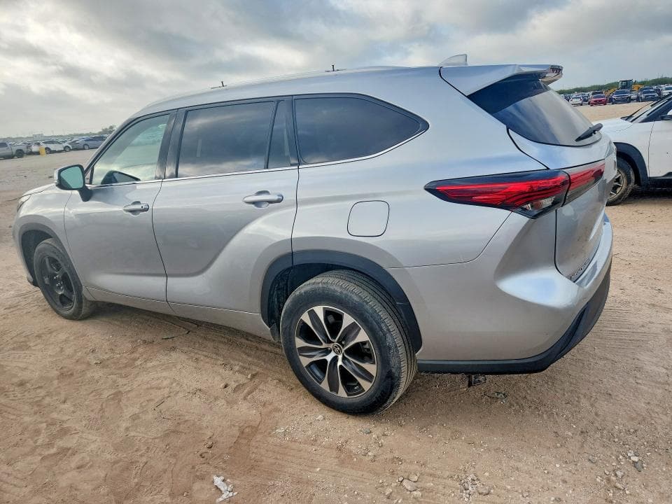 2021 TOYOTA HIGHLANDER XLE XLE 2