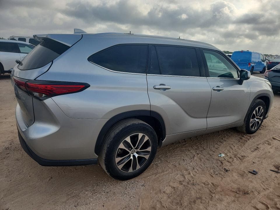 2021 TOYOTA HIGHLANDER XLE XLE 3