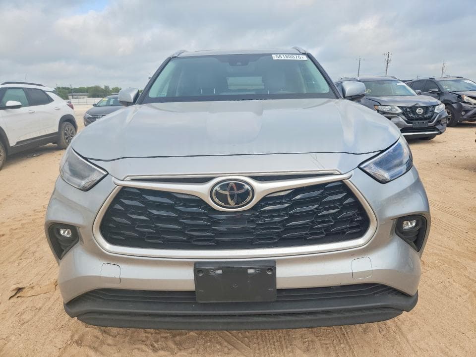 2021 TOYOTA HIGHLANDER XLE XLE 5