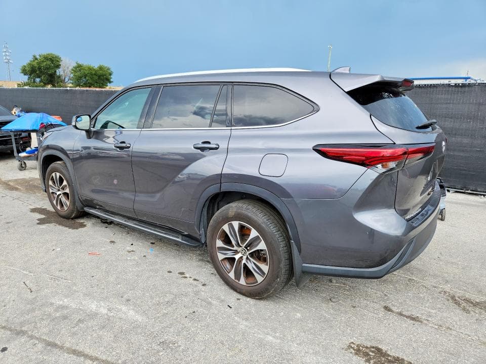 2021 TOYOTA HIGHLANDER XLE XLE 2
