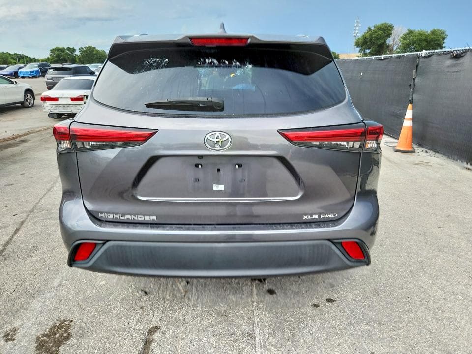 2021 TOYOTA HIGHLANDER XLE XLE 6