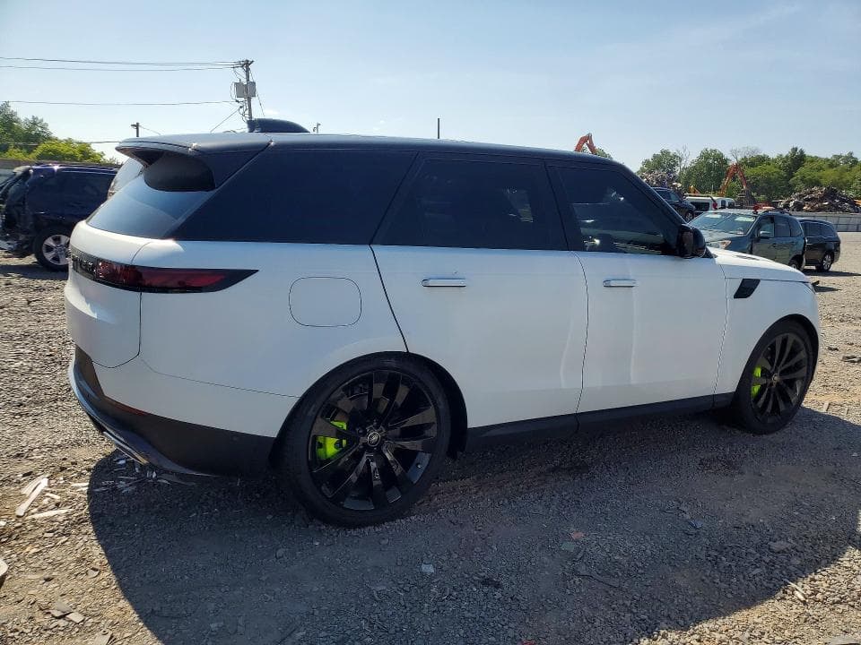 2025 LAND ROVER RANGE ROVER SPORT SE 3