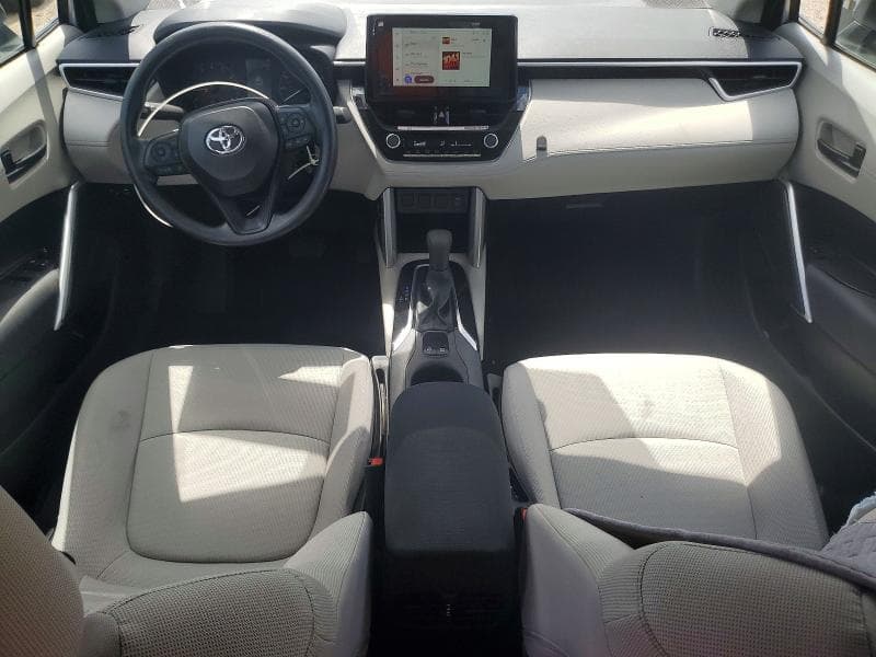 2025 TOYOTA COROLLA CROSS L 8