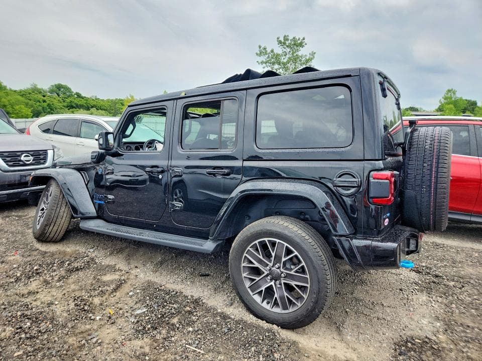 2022 JEEP WRANGLER UNLIMITED SAHARA 4XE 2