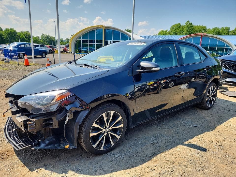 2018 TOYOTA COROLLA SE 1