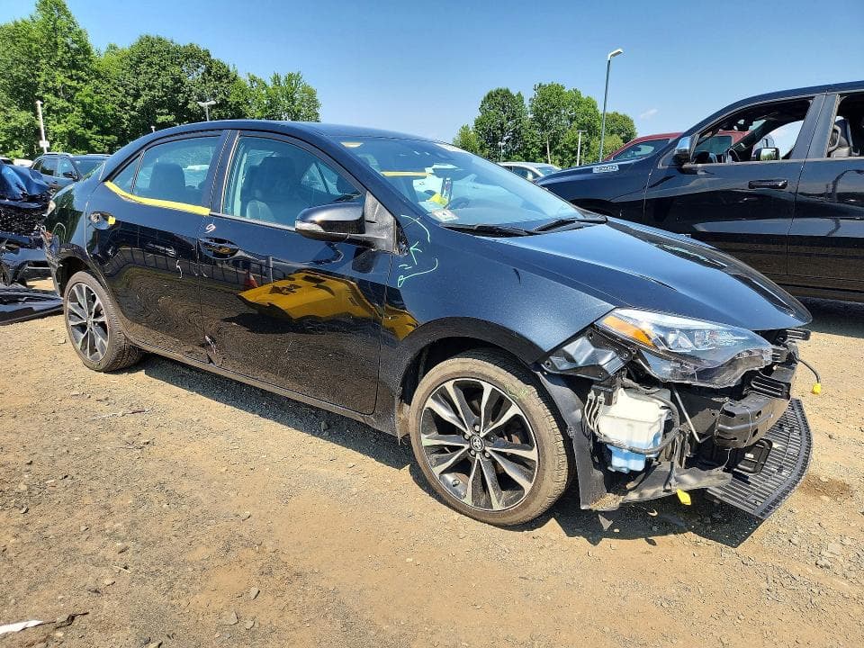 2018 TOYOTA COROLLA SE 4