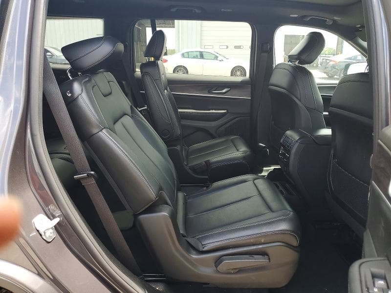 2025 JEEP GRAND CHEROKEE L LIMITED 11