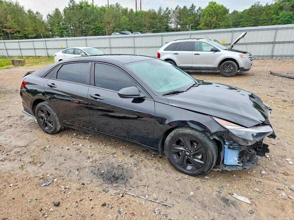 2021 HYUNDAI ELANTRA SEL 4