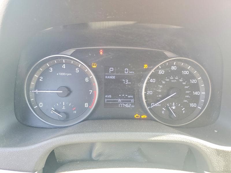 2017 HYUNDAI ELANTRA SE 9