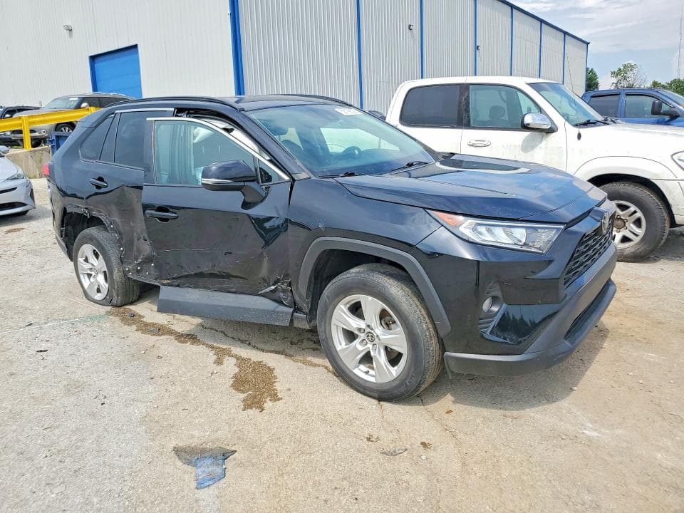 2021 TOYOTA RAV4 XLE 4