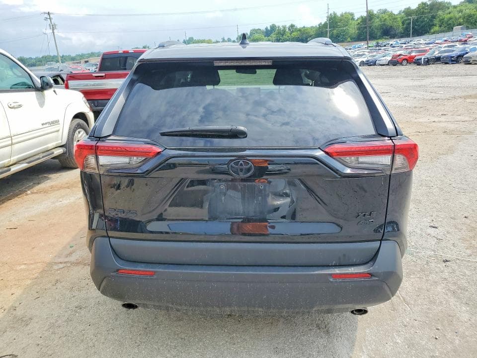 2021 TOYOTA RAV4 XLE 6