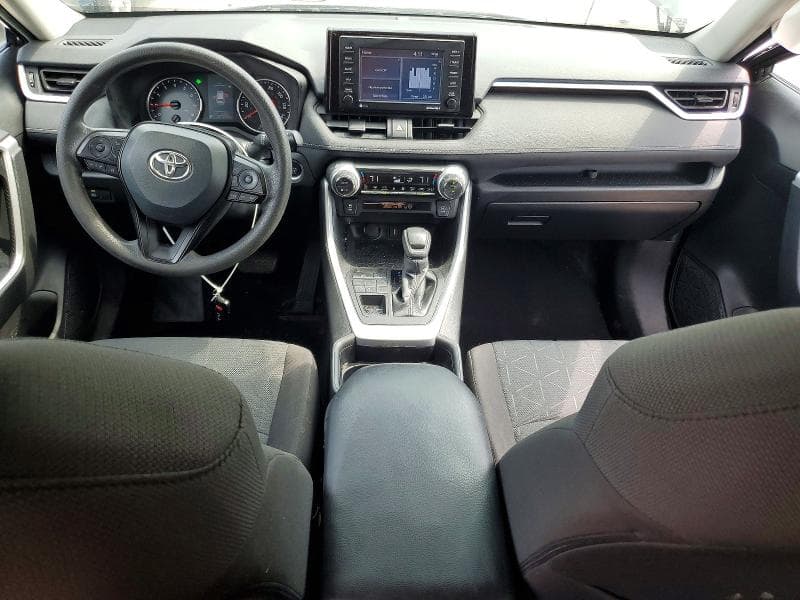 2021 TOYOTA RAV4 XLE 8