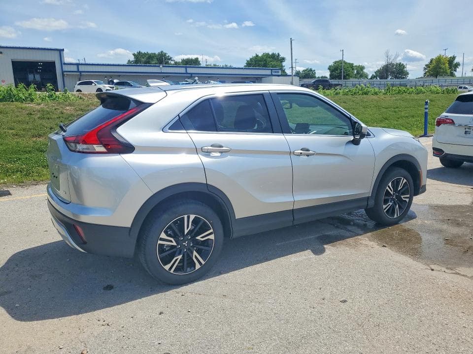 2026 MITSUBISHI ECLIPSE CROSS SE 3