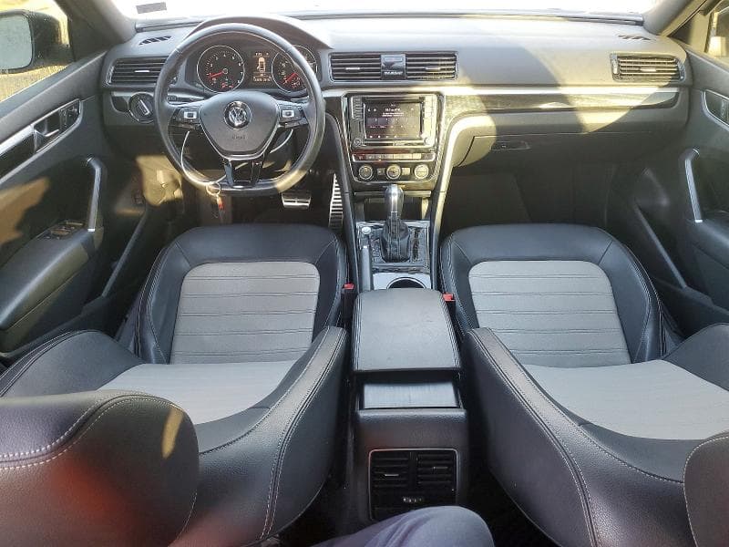2018 VOLKSWAGEN PASSAT GT 8