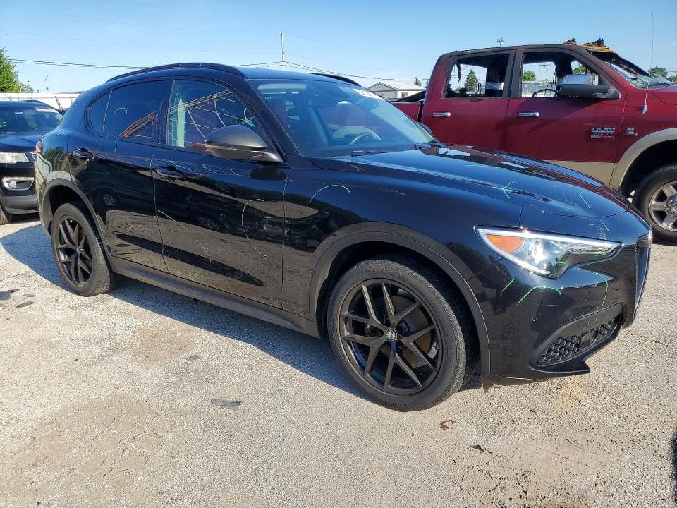 2019 ALFA ROMEO STELVIO 4