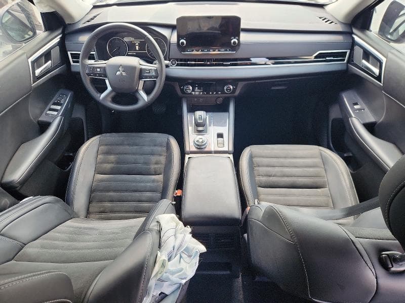 2023 MITSUBISHI OUTLANDER SE 8