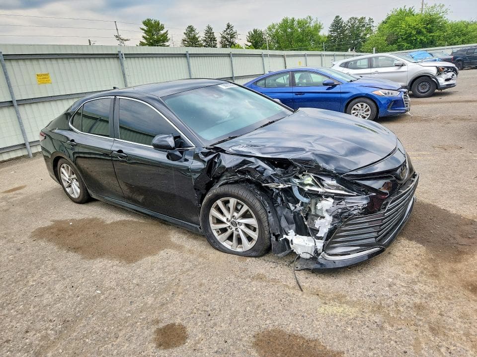 2023 TOYOTA CAMRY LE 4
