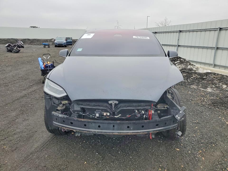 2018 TESLA MODEL X 11
