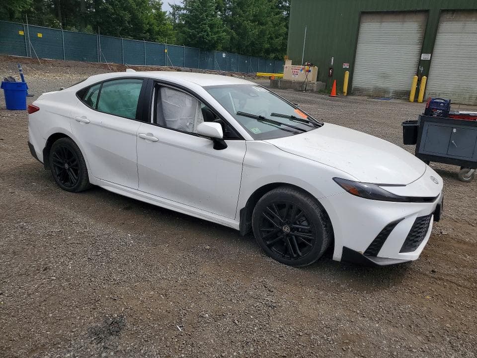 2025 TOYOTA CAMRY SE 4