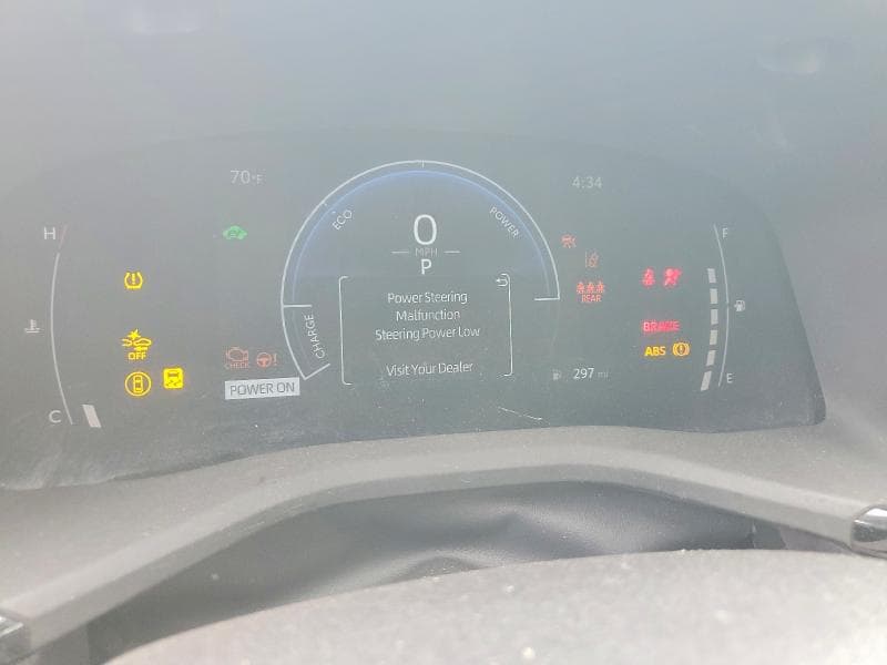 2025 TOYOTA CAMRY SE 9