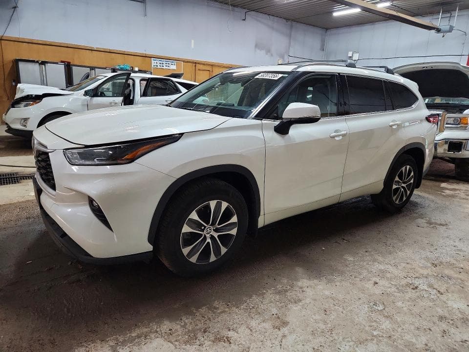 2021 TOYOTA HIGHLANDER XLE XLE - 1