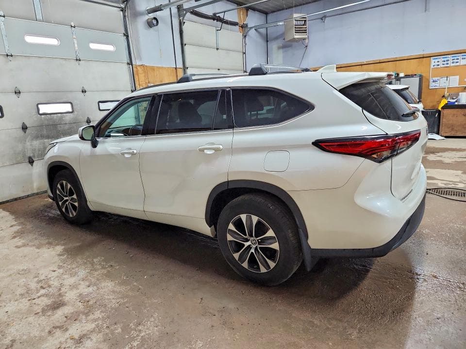 2021 TOYOTA HIGHLANDER XLE XLE 2