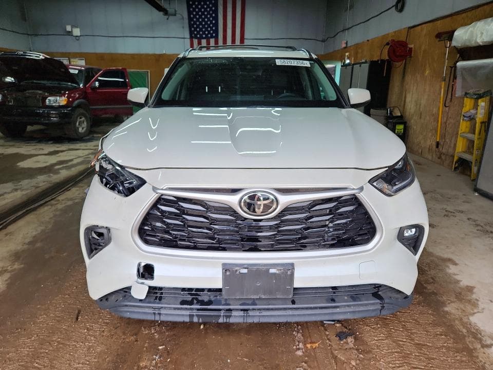 2021 TOYOTA HIGHLANDER XLE XLE 5