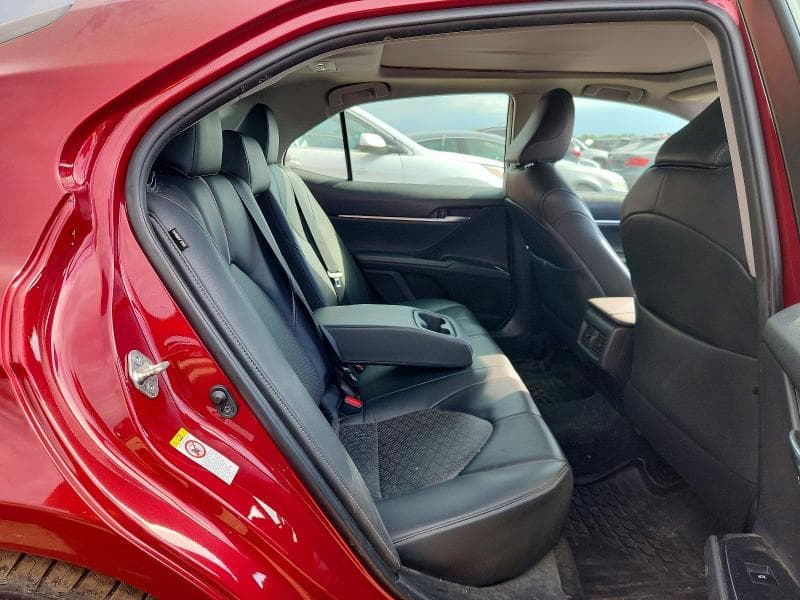 2018 TOYOTA CAMRY XSE 10
