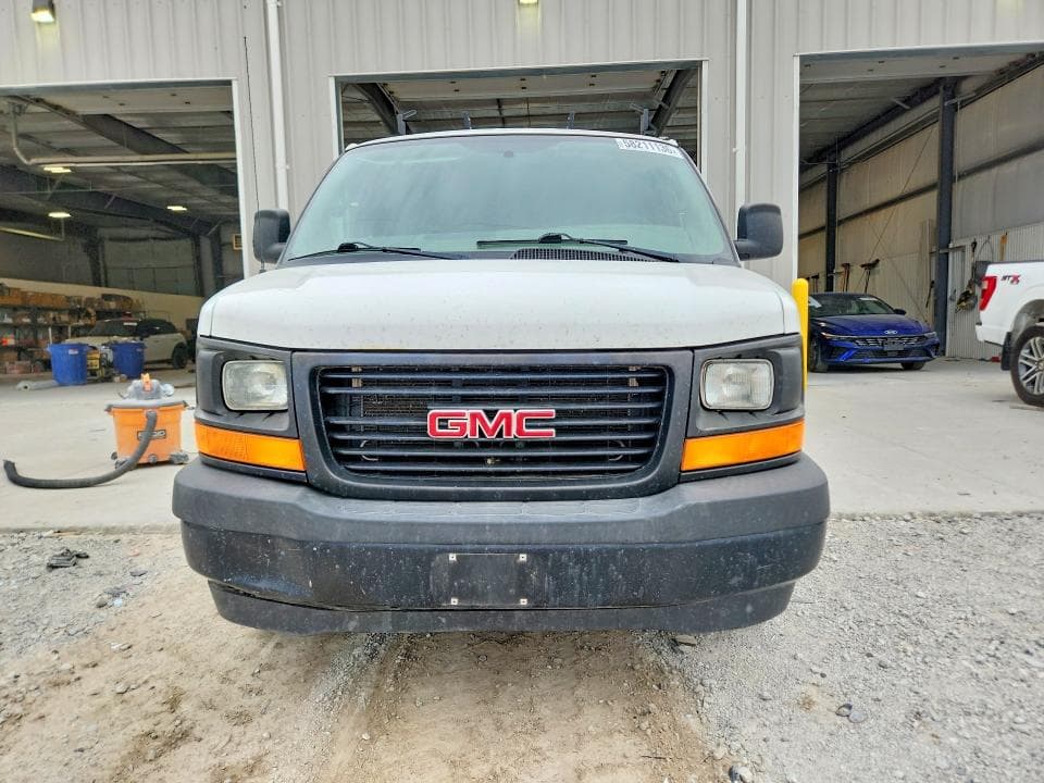 2017 GMC SAVANA G2500 5
