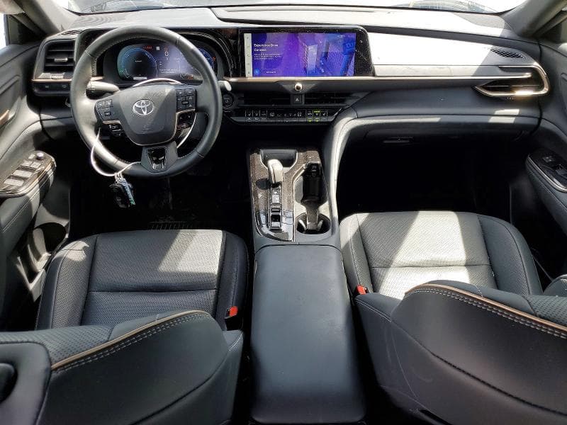 2025 TOYOTA CROWN XLE XLE 8