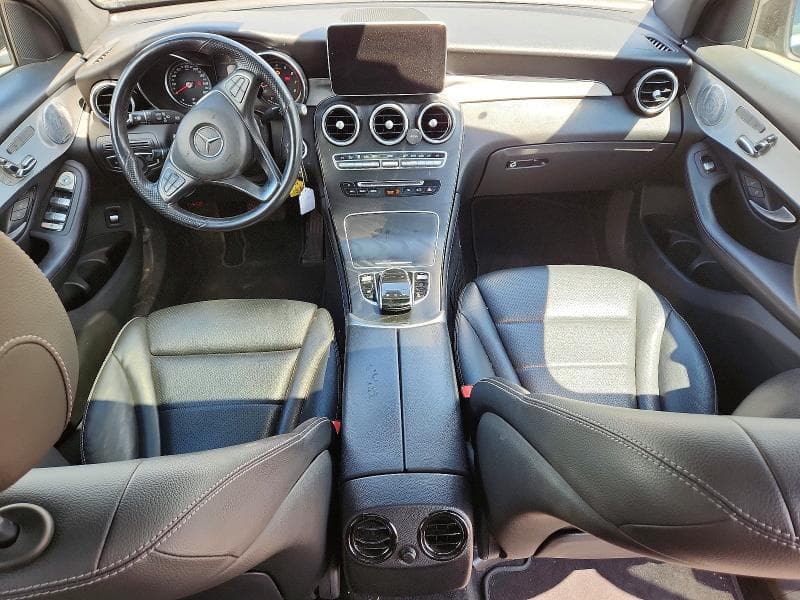2019 MERCEDES-BENZ GLC 300 4MATIC 8