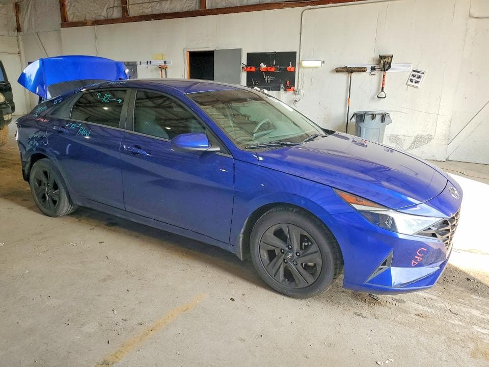2022 HYUNDAI ELANTRA SEL 4