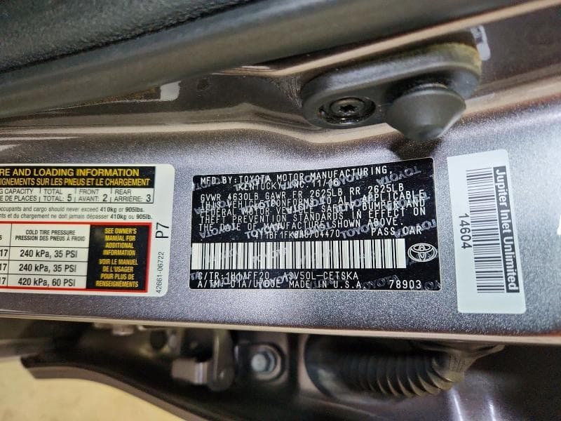 2017 TOYOTA CAMRY SE 12