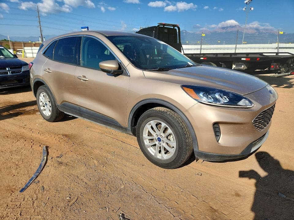 2020 FORD ESCAPE SE 4