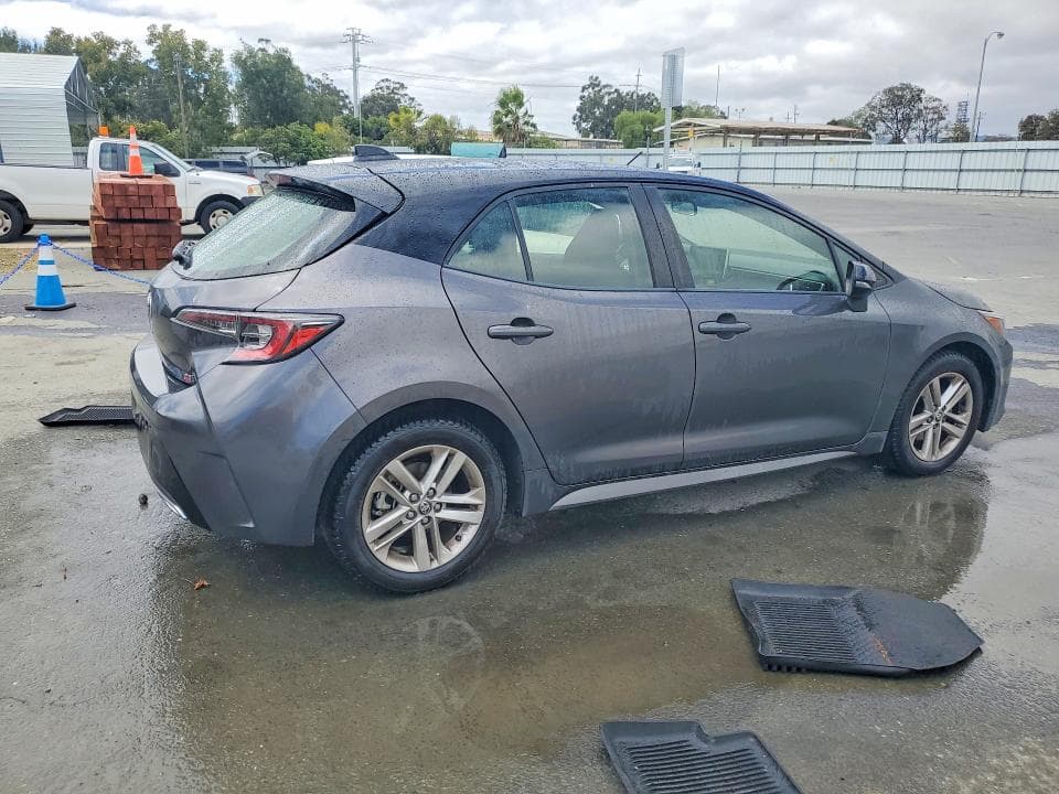 2021 TOYOTA COROLLA HATCHBACK SE 3