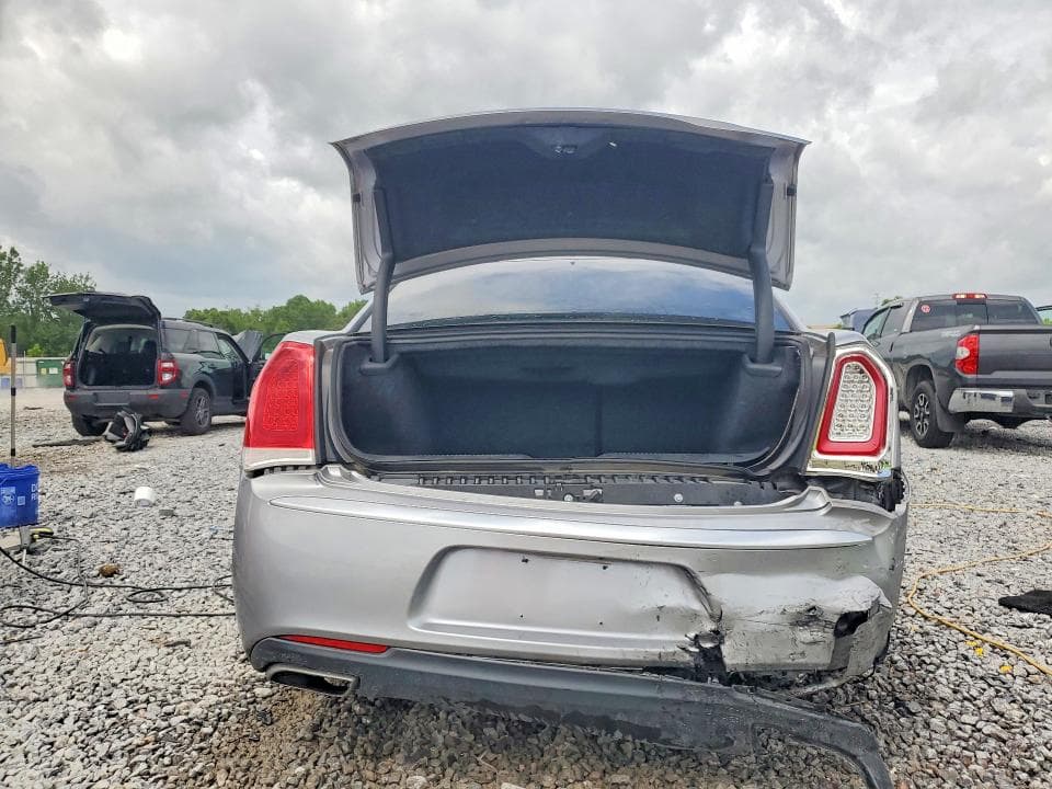 2017 CHRYSLER 300C PLATINUM 6