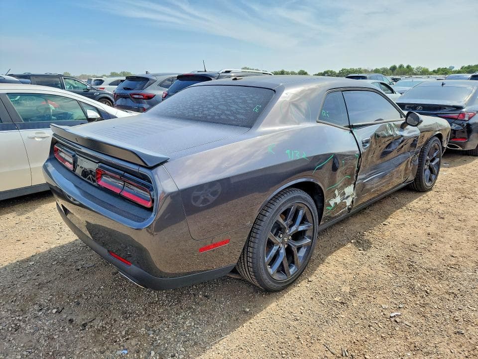2023 DODGE CHALLENGER SXT 3
