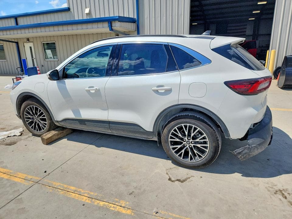 2025 FORD ESCAPE 2