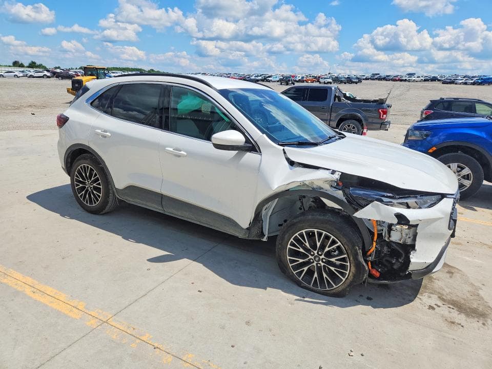 2025 FORD ESCAPE 4