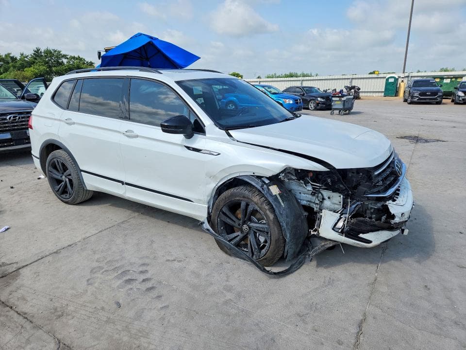 2023 VOLKSWAGEN TIGUAN SE R-LINE BLACK 4
