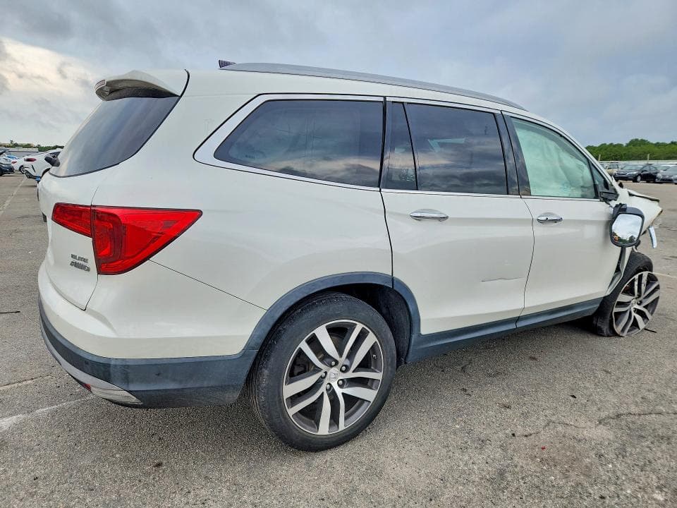 2017 HONDA PILOT ELITE 3