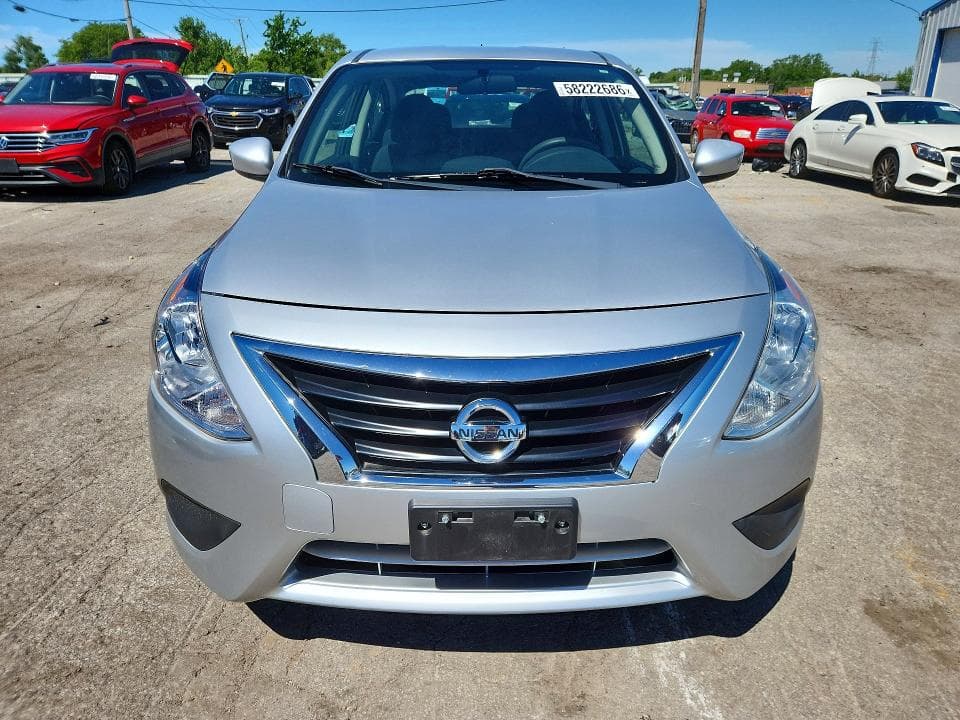 2017 NISSAN VERSA 1.6 SV 5