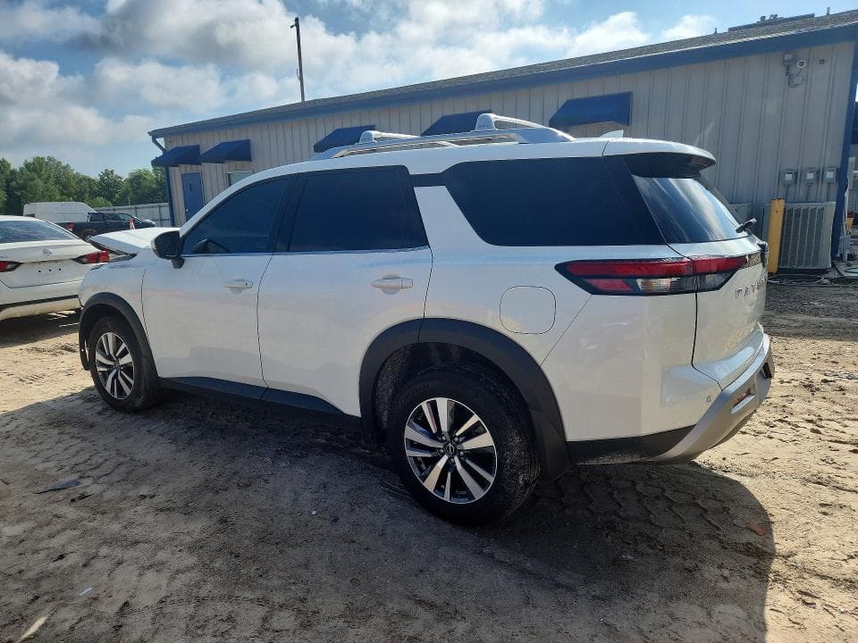 2024 NISSAN PATHFINDER SL 2