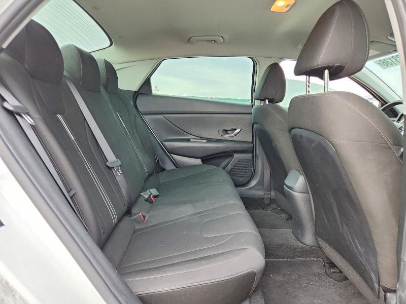 2023 HYUNDAI ELANTRA SEL 10