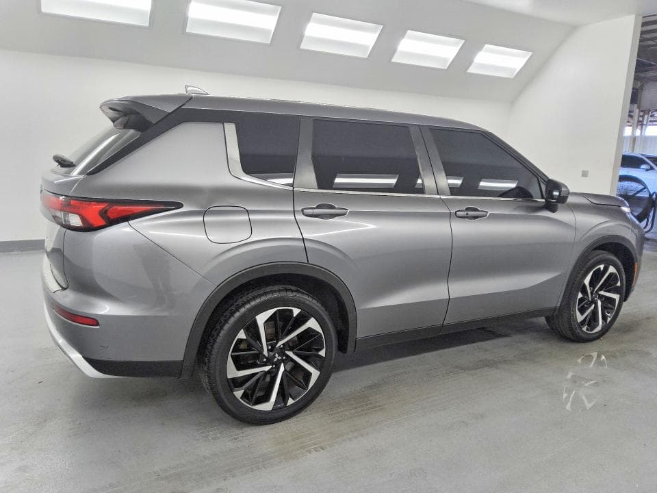 2022 MITSUBISHI OUTLANDER 4