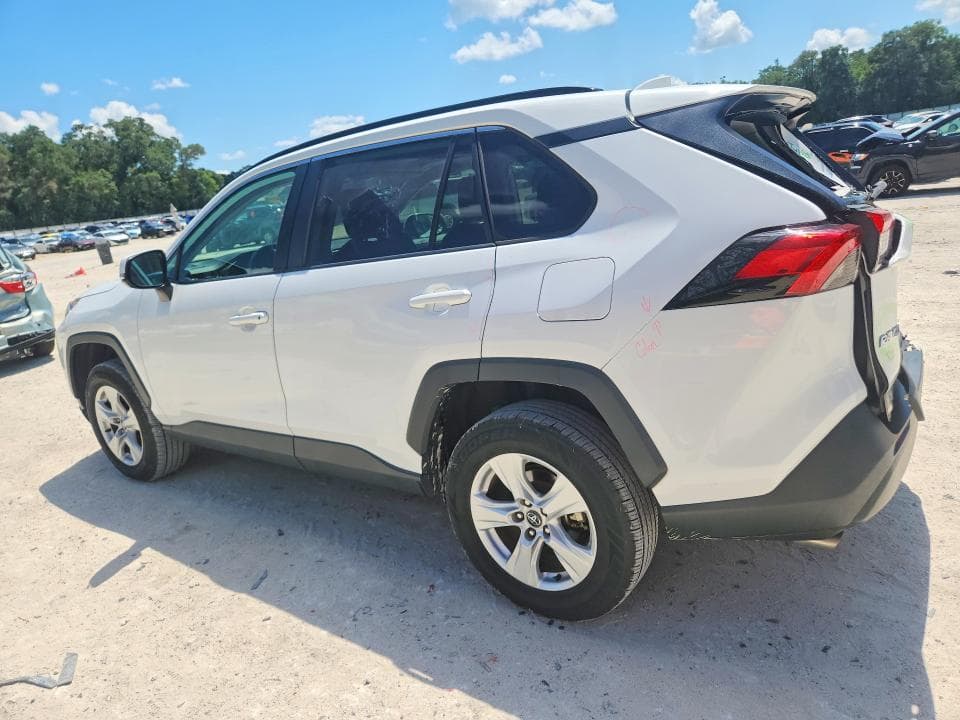 2020 TOYOTA RAV4 XLE 2