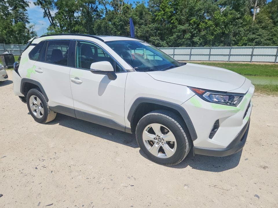 2020 TOYOTA RAV4 XLE 4
