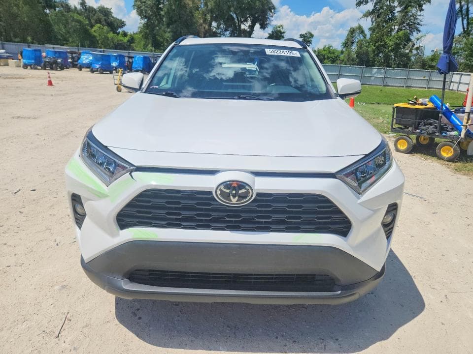 2020 TOYOTA RAV4 XLE 5