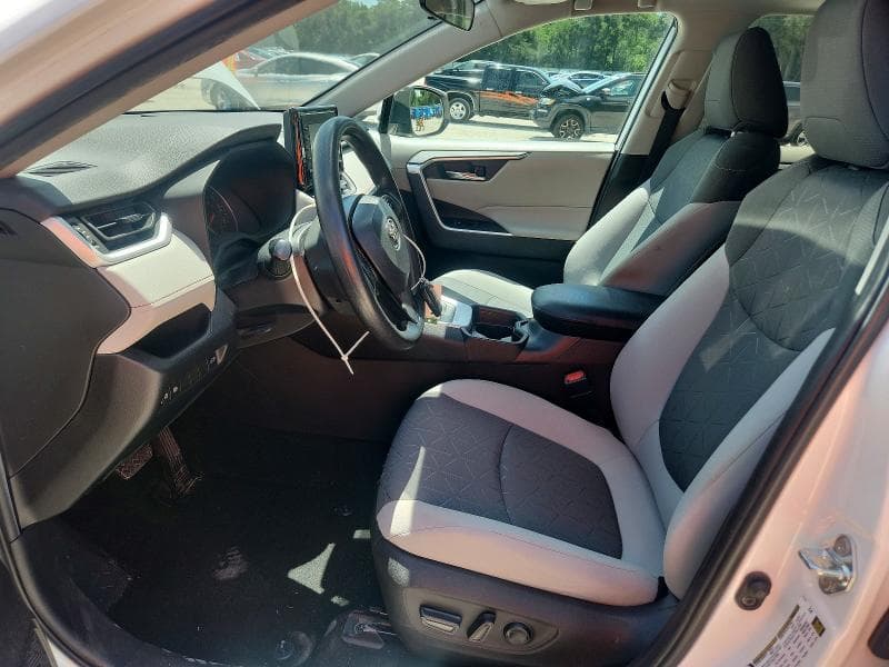 2020 TOYOTA RAV4 XLE 7